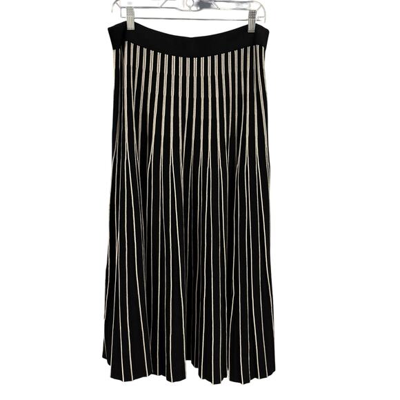 Tory Burch black and white pleated midi sweater skirt, size large - Picture 3 of 8